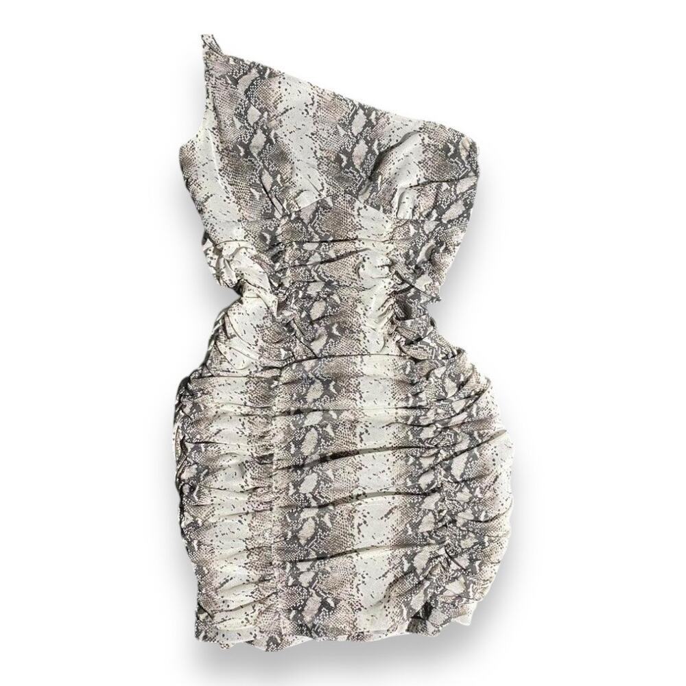 Women’s medium one shoulder neckline runched tight mini dress snakeskin print​​​